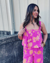 Load image into Gallery viewer, Z SUPPLY: DOREAN SUNSHINE FLORAL TOP - RASPBERRY SORBET
