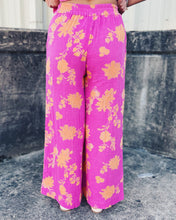 Load image into Gallery viewer, Z SUPPLY: MONTE SUNSHINE FLORAL PANT - RASPBERRY SORBET
