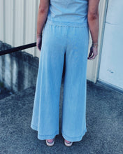 Load image into Gallery viewer, Z SUPPLY: SCOUT JERSEY DENIM PANT - WASHED INDIGO
