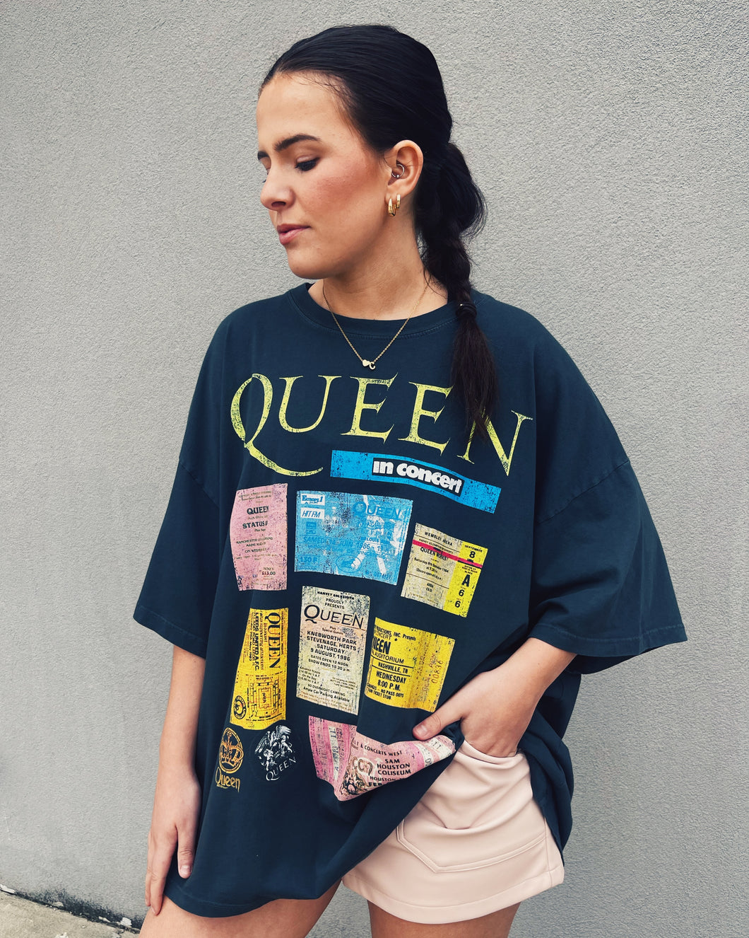 DAYDREAMER: ONE SIZE TEE - QUEEN TICKET COLLAGE