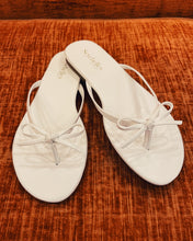 Load image into Gallery viewer, SEYCHELLES: WISH LIST LEATHER SANDAL - WHITE
