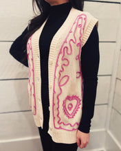 Load image into Gallery viewer, VINTAGE VIBE SWEATER VEST - CREAM
