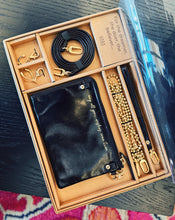 Load image into Gallery viewer, HOBO: WISHES GIFT BOX - BLACK
