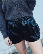 Load image into Gallery viewer, STEVE MADDEN: RAQUEL SHORTS - BLACK
