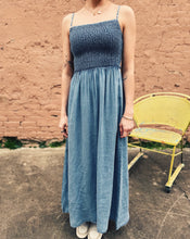 Load image into Gallery viewer, Z SUPPLY: BAYSIDE CHAMBRAY MAXI DRESS - MEDIUM CHAMBRAY
