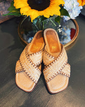 Load image into Gallery viewer, SEYCHELLES: POMELO SANDALS - NATURAL RAFFIA
