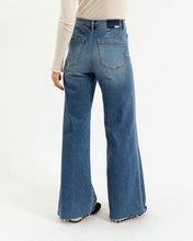 Load image into Gallery viewer, DAZE: FAR OUT HIGH RISE WIDE LEG - VINTAGE CITY
