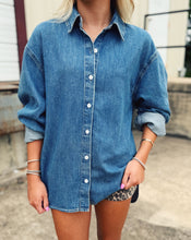 Load image into Gallery viewer, STEVE MADDEN: MERRIT TOP - ARCTIC BLUE
