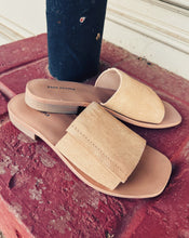 Load image into Gallery viewer, FREE PEOPLE: VERONA SLIDE SANDAL OILED SILT SUEDE
