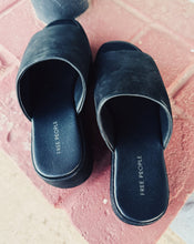 Load image into Gallery viewer, FREE PEOPLE: HARBOR FLATFORM - BLACK
