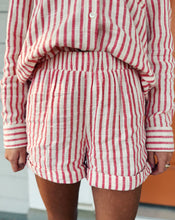 Load image into Gallery viewer, Z SUPPLY: CABANA SHORT - CRIMSON CRUSH
