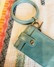 Load image into Gallery viewer, HOBO: RING CREDIT CARD WRISTLET - JADE
