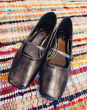 Load image into Gallery viewer, ADELE FLAT - PEWTER
