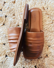 Load image into Gallery viewer, FREE PEOPLE: EVELYN SLIP ON SANDAL - VACHETTA VOYAGE
