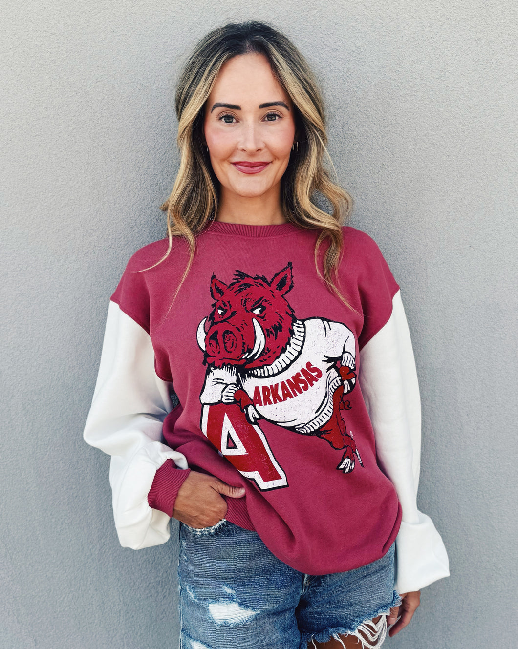 GAMEDAY SOCIAL: LEGACY LOGO SWEATSHIRT - RED/WHITE