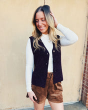 Load image into Gallery viewer, SADIE &amp; SAGE: WARM CIDER SWEATER VEST - BURGUNDY
