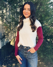 Load image into Gallery viewer, SADIE &amp; SAGE: OVATION FEATHER SWEATER VEST - IVORY
