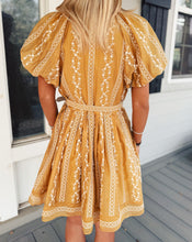 Load image into Gallery viewer, STEVE MADDEN: DAISY DRESS - VINTAGE GOLD (4)
