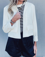 Load image into Gallery viewer, STEVE MADDEN: SERENEA BLAZER - WHITE
