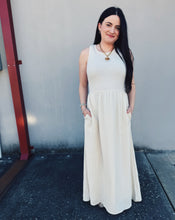 Load image into Gallery viewer, Z SUPPLY: CHARLOTTE MIDI DRESS - CRYSTAL
