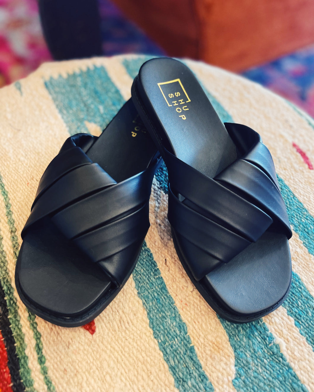 SHU SHOP: CHELSEA SANDAL - BLACK