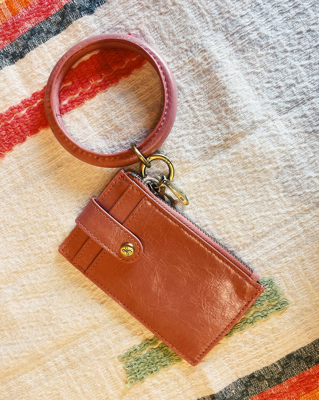 HOBO: RING CREDIT CARD WRISTLET - ROSE