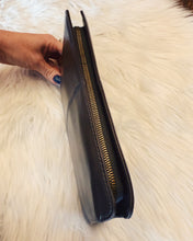 Load image into Gallery viewer, HOBO: EVOLVE WRISTLET - HEARTHSTONE
