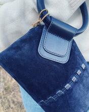 Load image into Gallery viewer, HOBO: SABLE WRISTLET - NAVY
