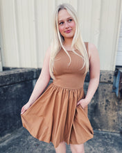 Load image into Gallery viewer, STEVE MADDEN: PALERMO DRESS - CARAMEL
