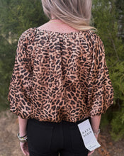 Load image into Gallery viewer, LEOPARD LADY PRINTED TOP - BROWN
