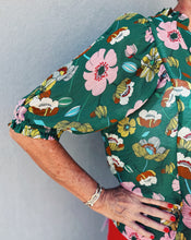 Load image into Gallery viewer, GARDEN PARTY V-NECK TOP - GREEN
