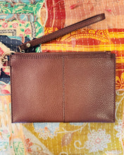 Load image into Gallery viewer, HOBO: VIDA SMALL POUCH - CHOCOLATE
