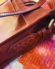 Load image into Gallery viewer, HOBO: EXPEDITION MEDIUM CROSSBODY - PECAN RIDGE
