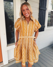Load image into Gallery viewer, STEVE MADDEN: DAISY DRESS - VINTAGE GOLD (4)
