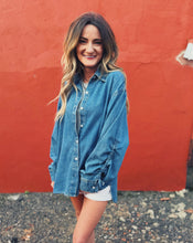 Load image into Gallery viewer, STEVE MADDEN: MERRIT TOP - ARCTIC BLUE
