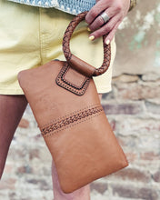 Load image into Gallery viewer, HOBO: SABLE WRISTLET - HARVEST WHEAT
