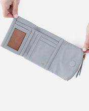 Load image into Gallery viewer, HOBO: FERN MEDIUM TRIFOLD WALLET - BLUE PEARL
