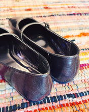 Load image into Gallery viewer, ADELE FLAT - PEWTER
