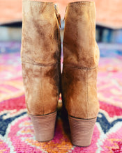 Load image into Gallery viewer, SHU SHOP: VENICE BOOT - CAMEL SUEDE
