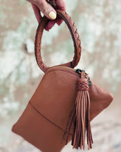 Load image into Gallery viewer, HOBO: SABLE WRISTLET - HARVEST WHEAT
