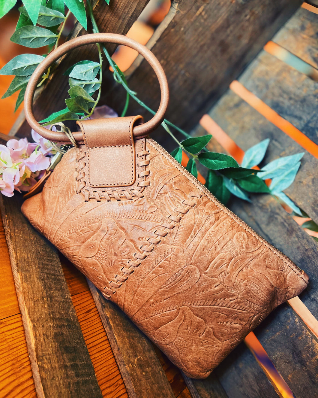 HOBO: SABLE WRISTLET - SADDLE