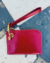 Load image into Gallery viewer, HOBO: JETT CREDIT CARD WRISTLET - VINTAGE RED
