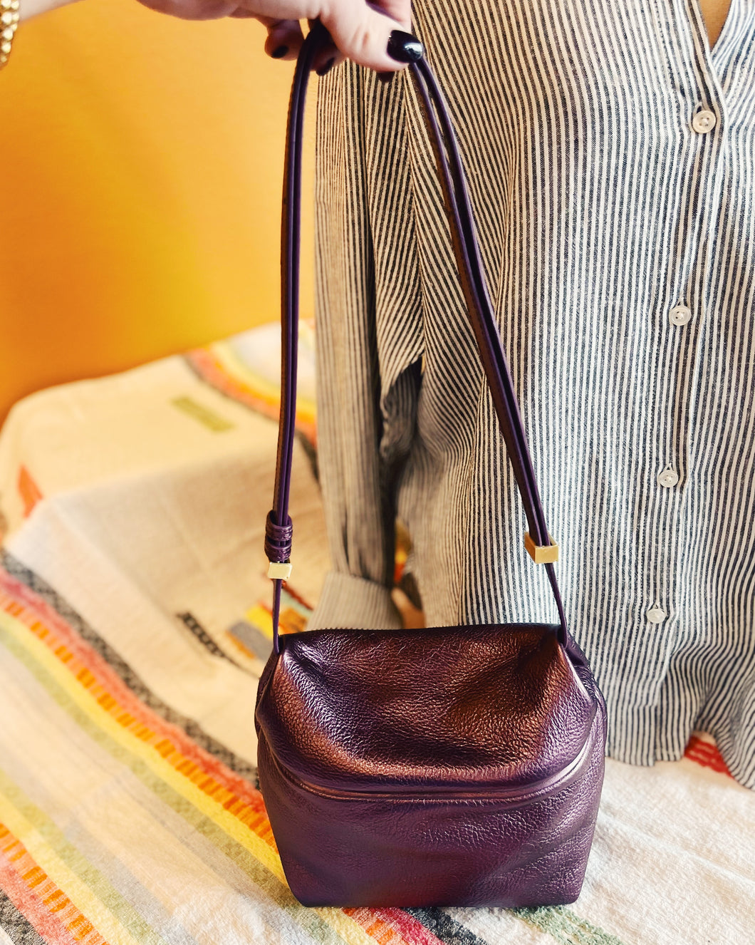 HOBO: LOGAN CROSSBODY - FROSTED PLUM