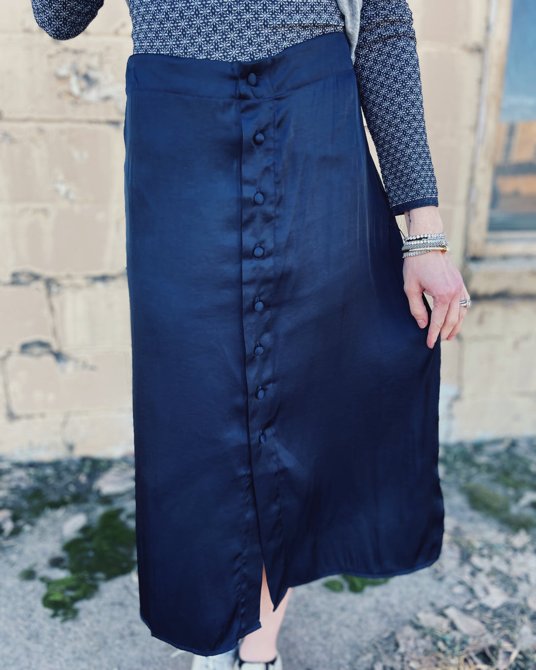 FREE PEOPLE: ANALISE MIDI SKIRT - BLACK