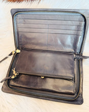 Load image into Gallery viewer, HOBO: EVOLVE WRISTLET - HEARTHSTONE
