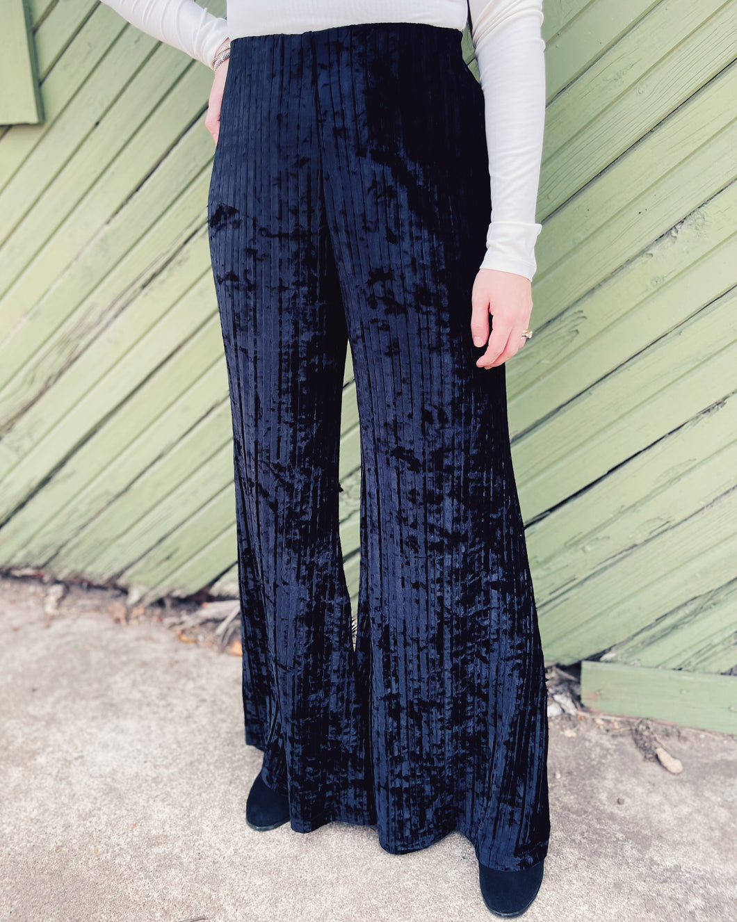 FREE PEOPLE: STAR SIGN VELVET PANT - BLACK