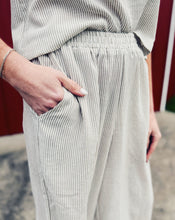 Load image into Gallery viewer, SADIE &amp; SAGE: GARDEN SUN PANTS - TAUPE
