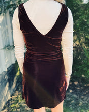 Load image into Gallery viewer, SADIE &amp; SAGE: MIDNIGHT OIL VELVET DRESS - CHOCOLATE
