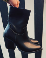 Load image into Gallery viewer, SHU SHOP: VICTORIA BOOT - BLACK
