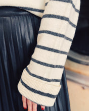 Load image into Gallery viewer, STEVE MADDEN: NARSHA SWEATER - IVORY STRIPE
